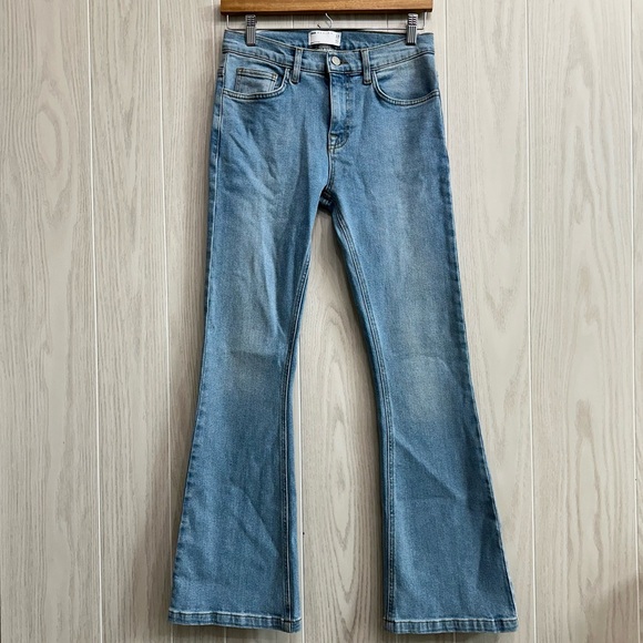 ASOS DESIGN flared jeans in mid wash blue Size 30 - Picture 2 of 10